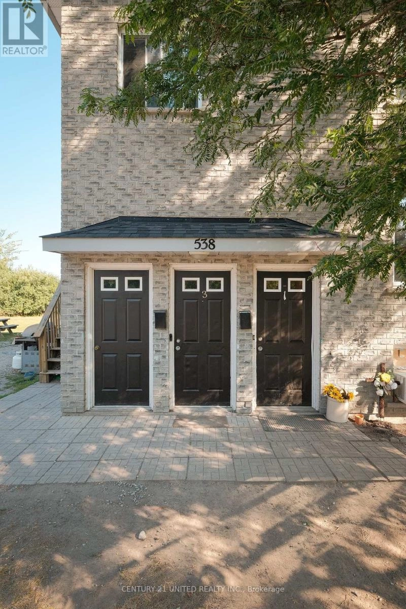 538 Crystal Drive, Peterborough South, Ontario  K9J 8H1 - Photo 3 - X12354835