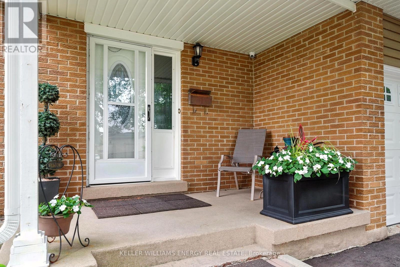 667 Fife Court, Oshawa, Ontario  L1J 3C5 - Photo 2 - E12354893