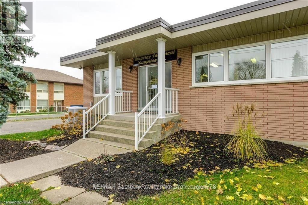 71 Princess Street, Peterborough, Ontario  K9J 2A8 - Photo 3 - X12355000