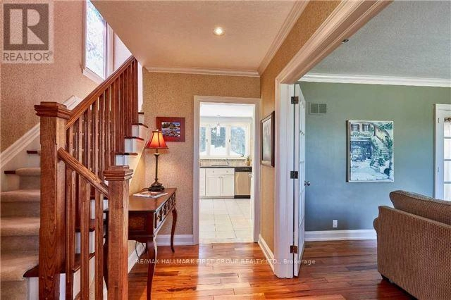 24 Rossland Road E, Oshawa, Ontario  L1G 2V9 - Photo 3 - E12355693