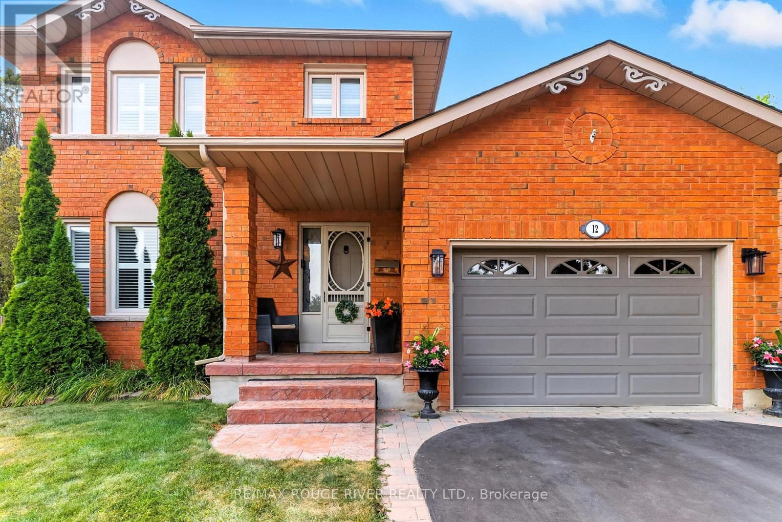 12 Limestone Crescent, Whitby, Ontario  L1N 8N8 - Photo 2 - E12356552