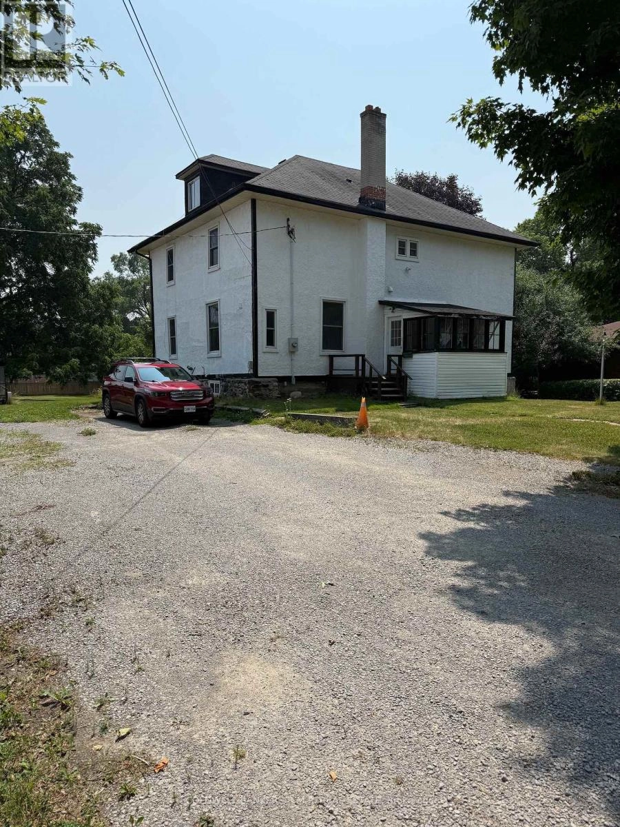 5 Vipond Road, Whitby, Ontario  L1M 1B3 - Photo 2 - E12356820