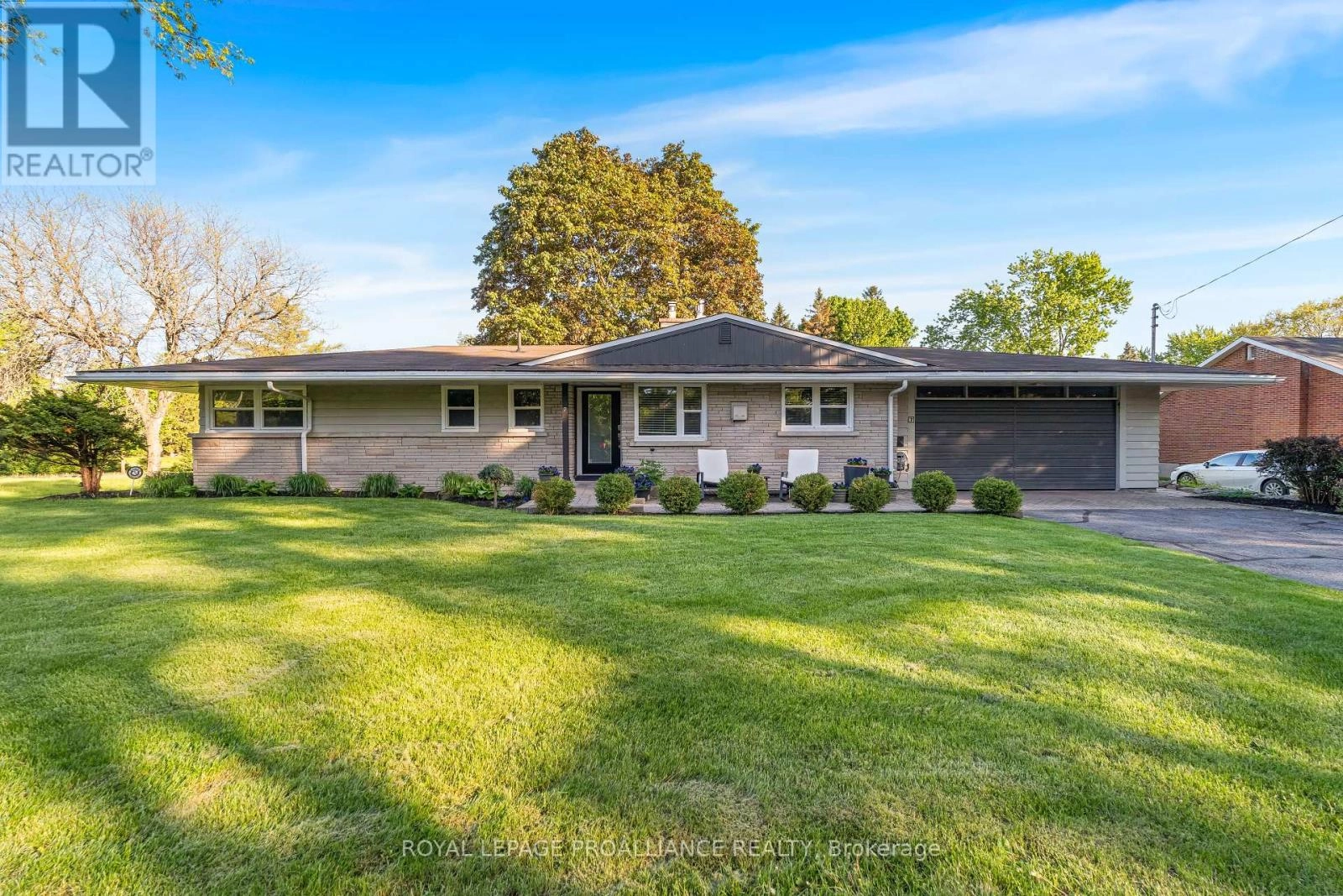 7 Hutton Drive, Belleville, Ontario  K8P 1E9 - Photo 1 - X12163246