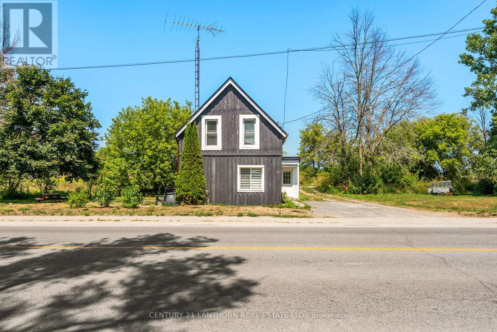 43 Stanley Street, Prince Edward County, Ontario  K0K 1G0 - Photo 1 - X12357200