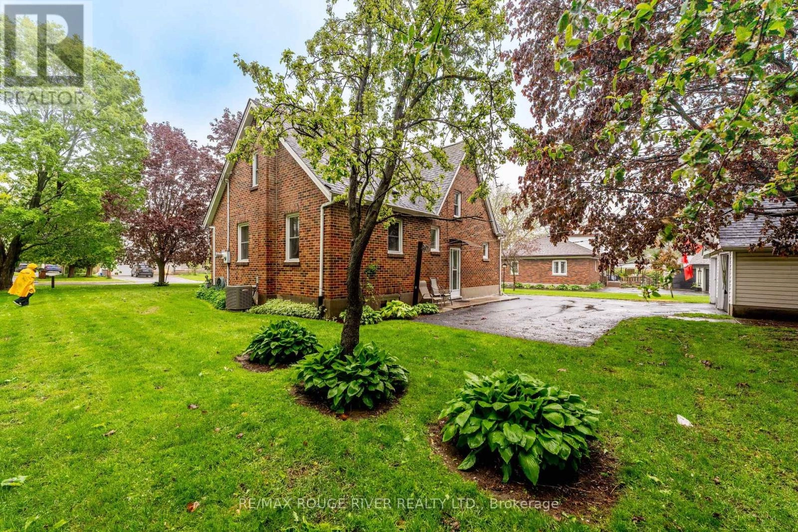 1005 Ontario Street, Cobourg, Ontario  K9A 3C8 - Photo 3 - X12357328