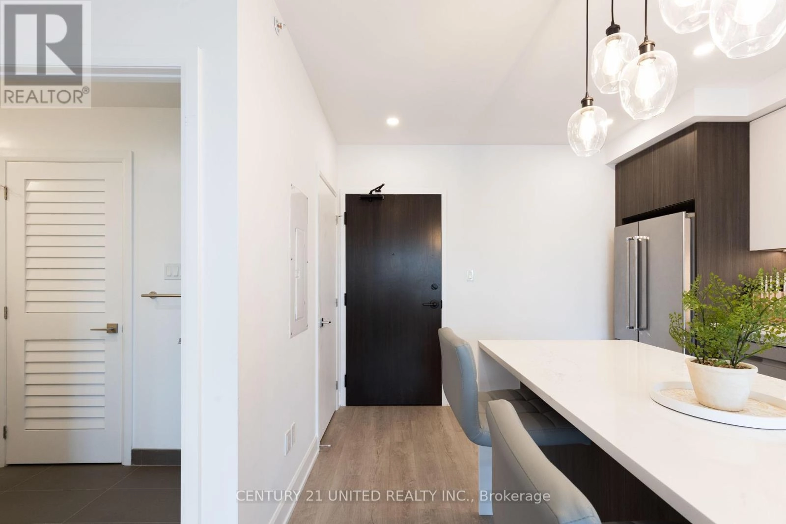 705 - 195 Hunter Street E, Peterborough, Ontario  K9H 1G9 - Photo 2 - X12357401