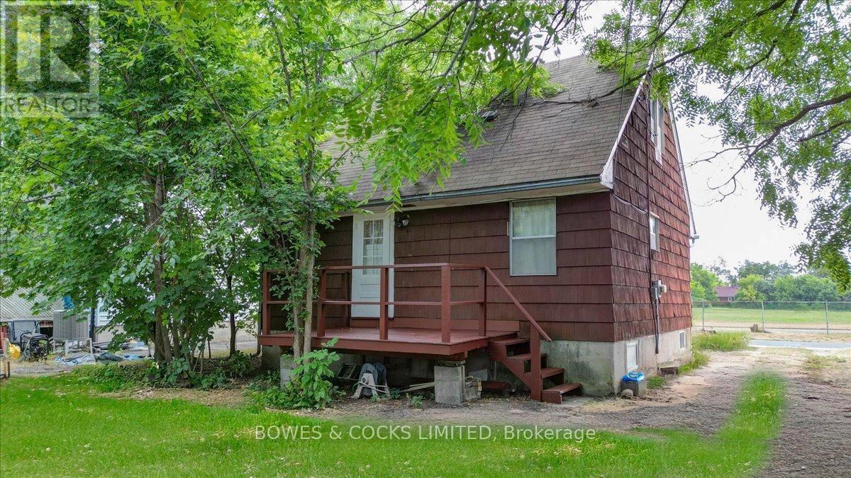 722 Gillespie Avenue, Peterborough, Ontario  K9J 4B7 - Photo 2 - X12357472