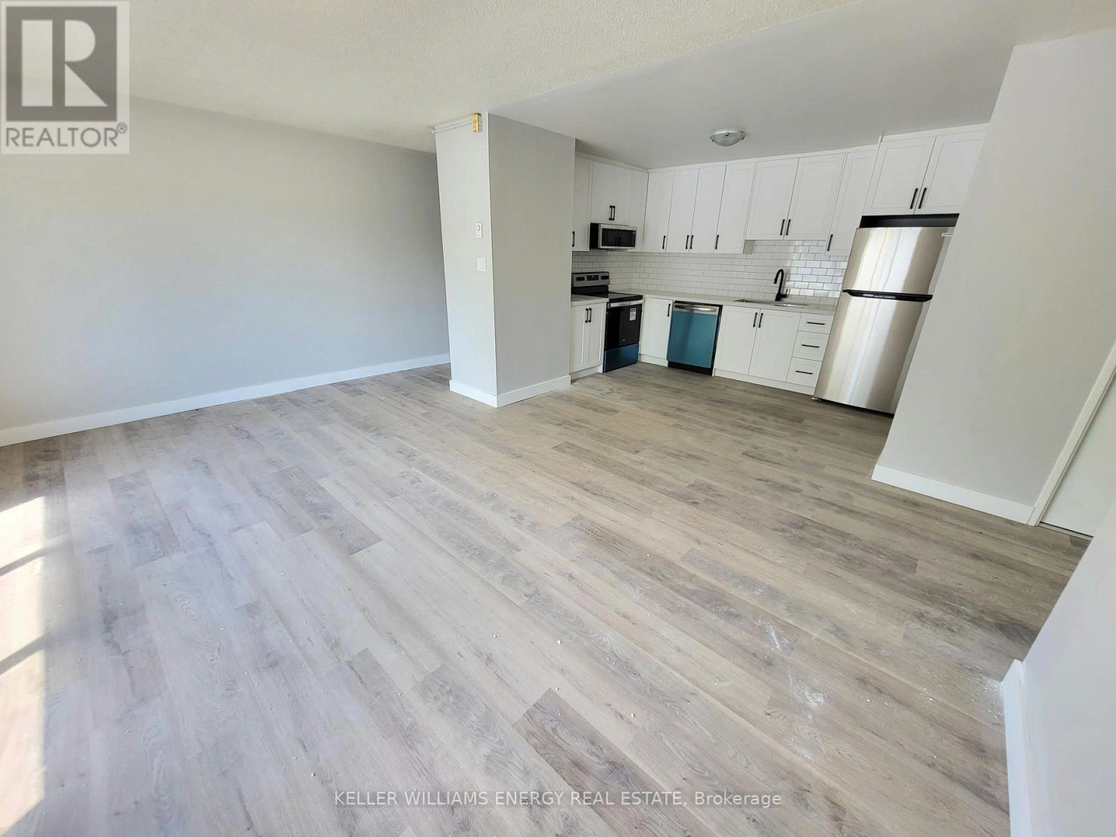 9 - 290 Anderson Avenue, Oshawa, Ontario  L1J 2N7 - Photo 2 - E12357762
