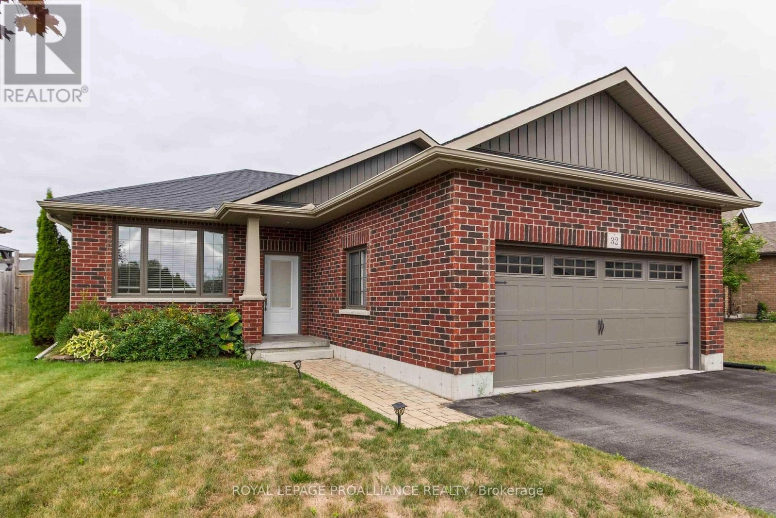 32 Aspen Drive, Quinte West, Ontario  K8V 0E2 - Photo 1 - X12359548