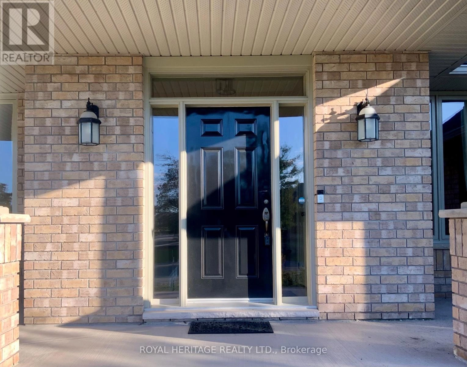 51 South Harbour Drive, Kawartha Lakes, Ontario  K0M 1A0 - Photo 2 - X12359392