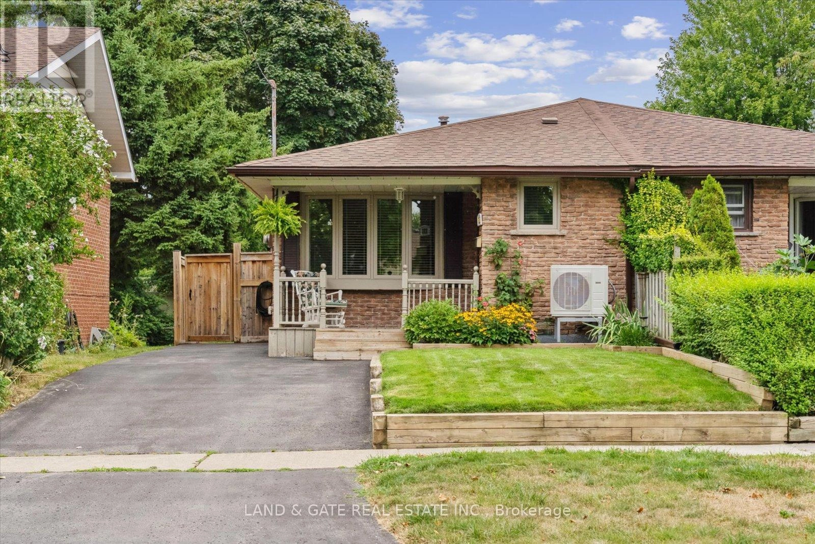 111 Guelph Street, Oshawa, Ontario  L1H 6H8 - Photo 1 - E12359260
