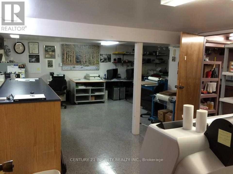 B - 907 Simcoe Street N, Oshawa, Ontario  L1G 4W1 - Photo 3 - E12362390