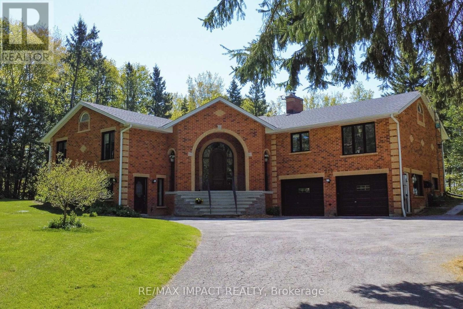 215 Raglan Road W, Oshawa, Ontario  L1H 0N5 - Photo 1 - E12362662