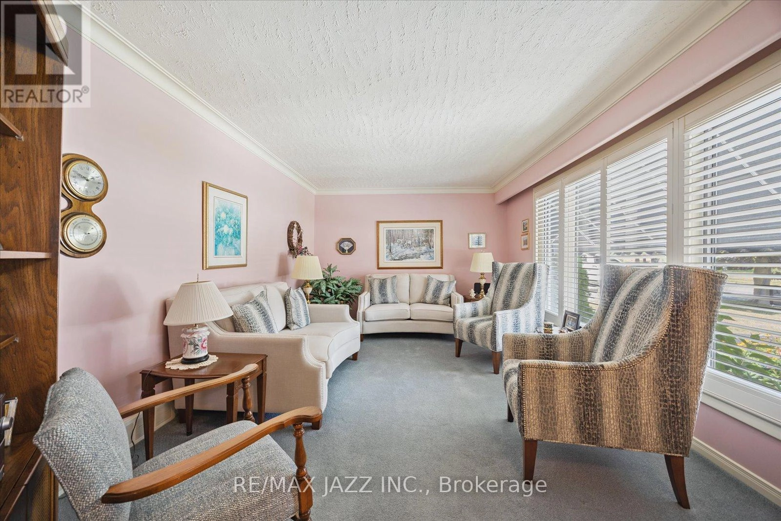 606 Gibbons Street, Oshawa, Ontario  L1J 4Z8 - Photo 2 - E12363056