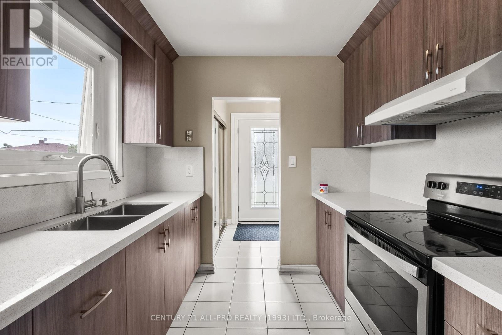 84 GOLDSBORO ROAD, Toronto, Ontario