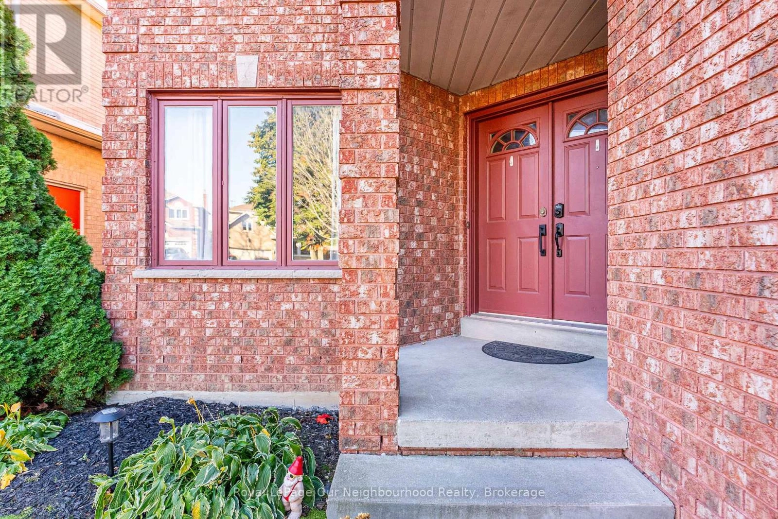 43 Ringwood Drive, Whitby, Ontario  L1R 1Y7 - Photo 3 - E12363588