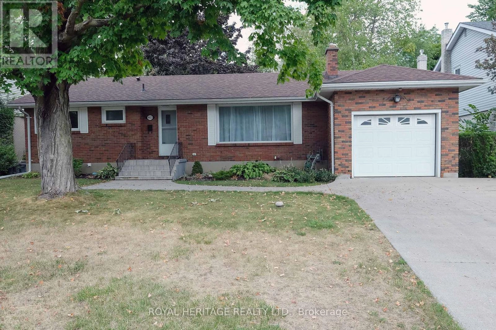 40 Rosewood Avenue, Belleville, Ontario  K8N 4E9 - Photo 1 - X12363680