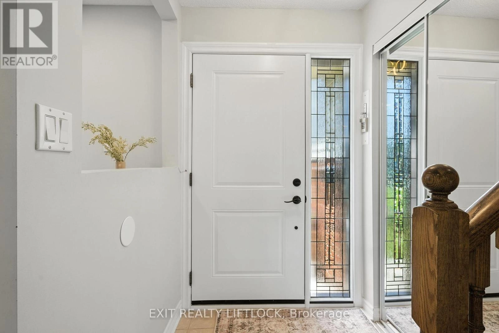 47 Martindale Street, Oshawa, Ontario  L1H 6W7 - Photo 2 - E12362813