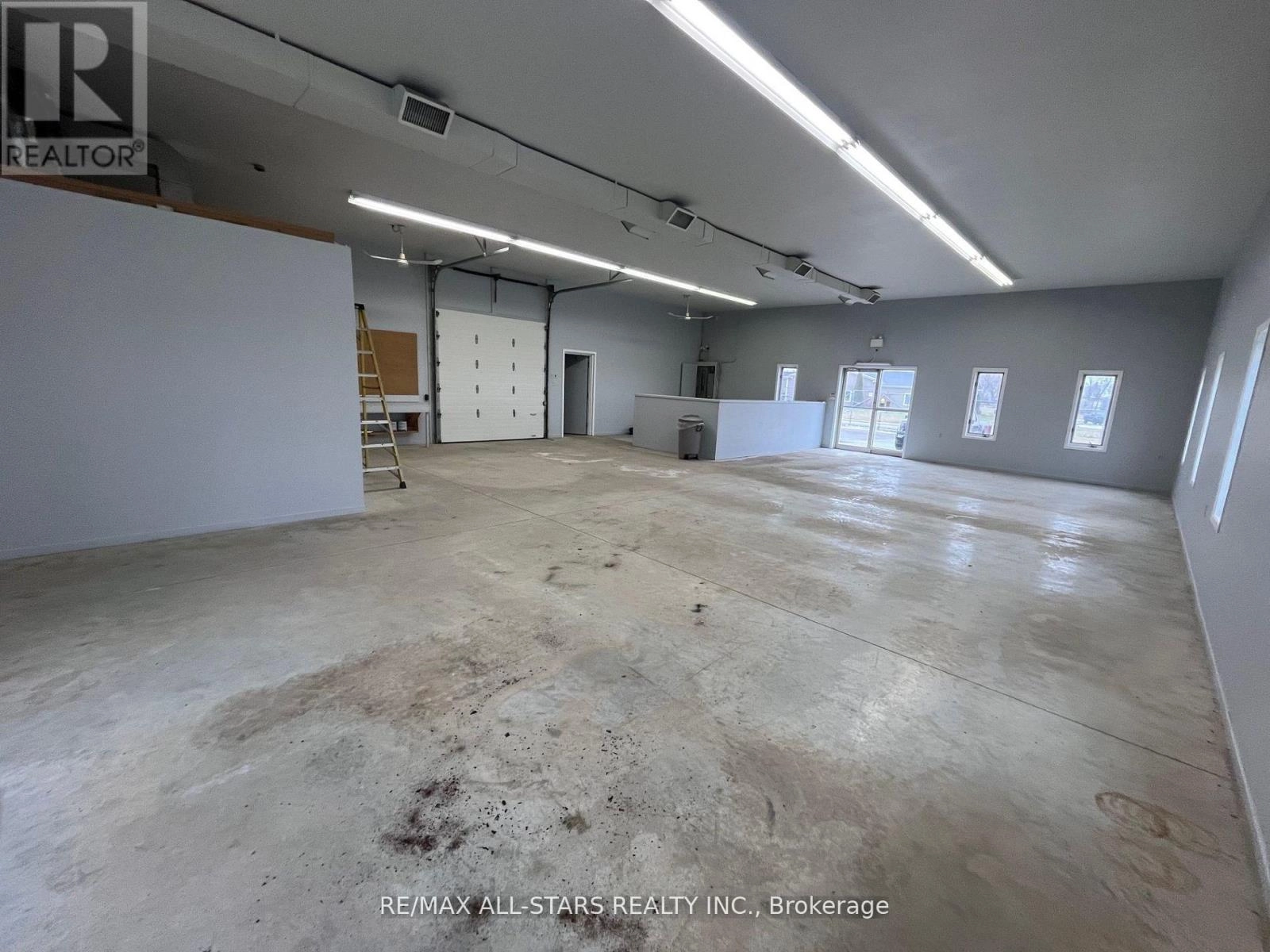 9 Callaghan's Road, Kawartha Lakes, Ontario  K9V 4R4 - Photo 6 - X12363949