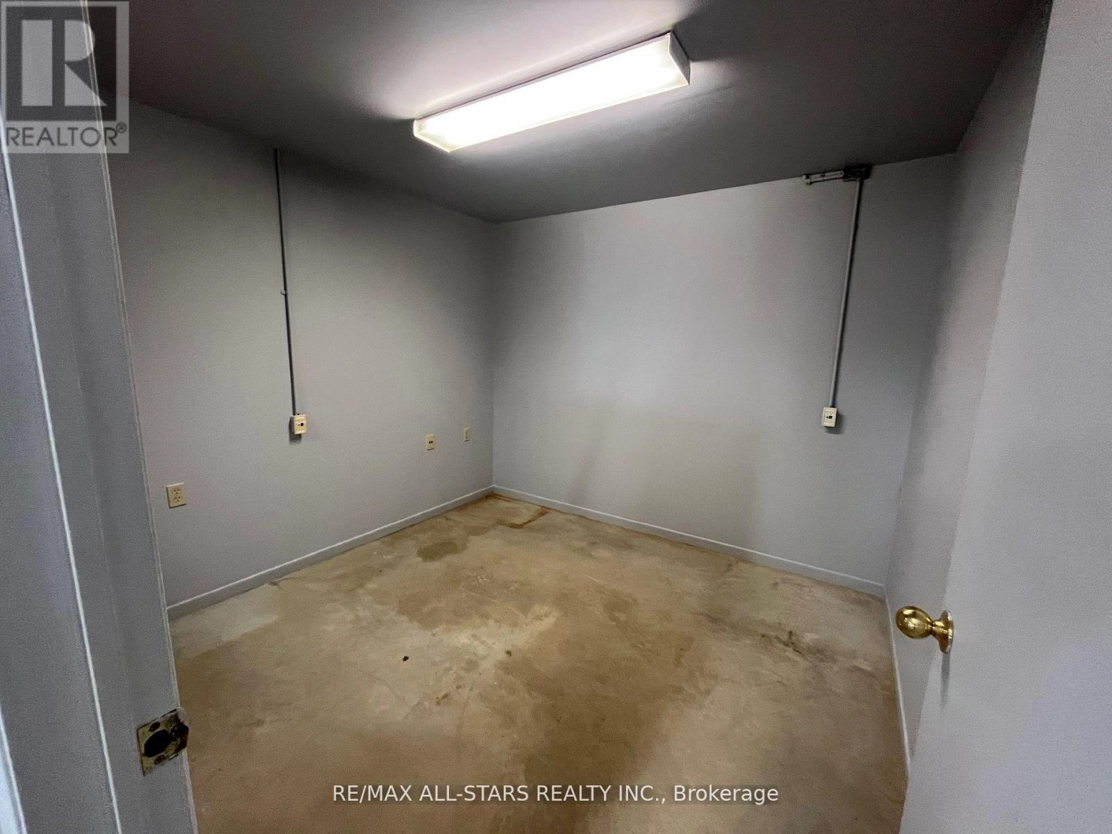 9 Callaghan's Road, Kawartha Lakes, Ontario  K9V 4R4 - Photo 8 - X12363949