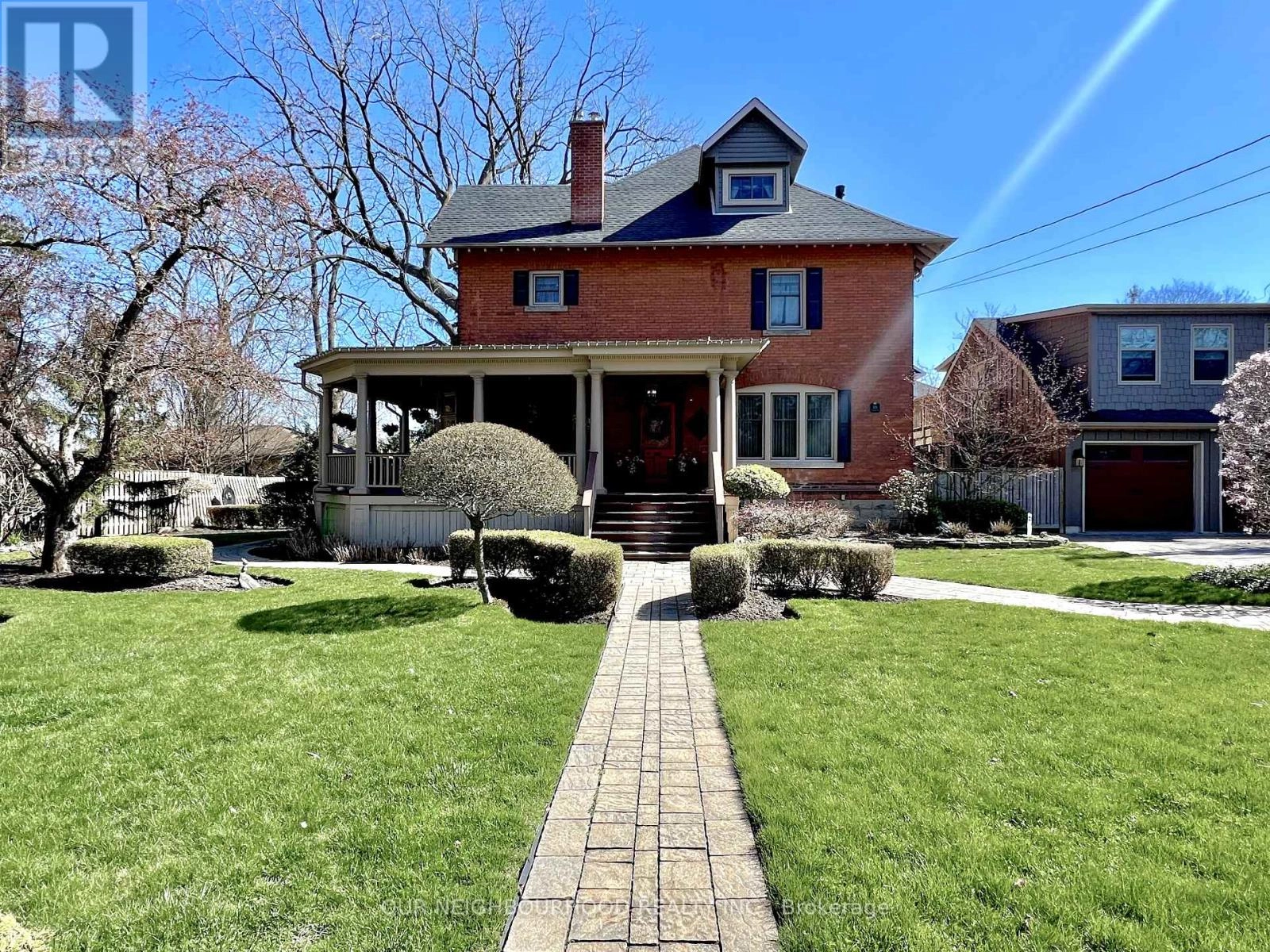 305 Trent Street W, Whitby, Ontario  L1N 1M3 - Photo 1 - E12361670