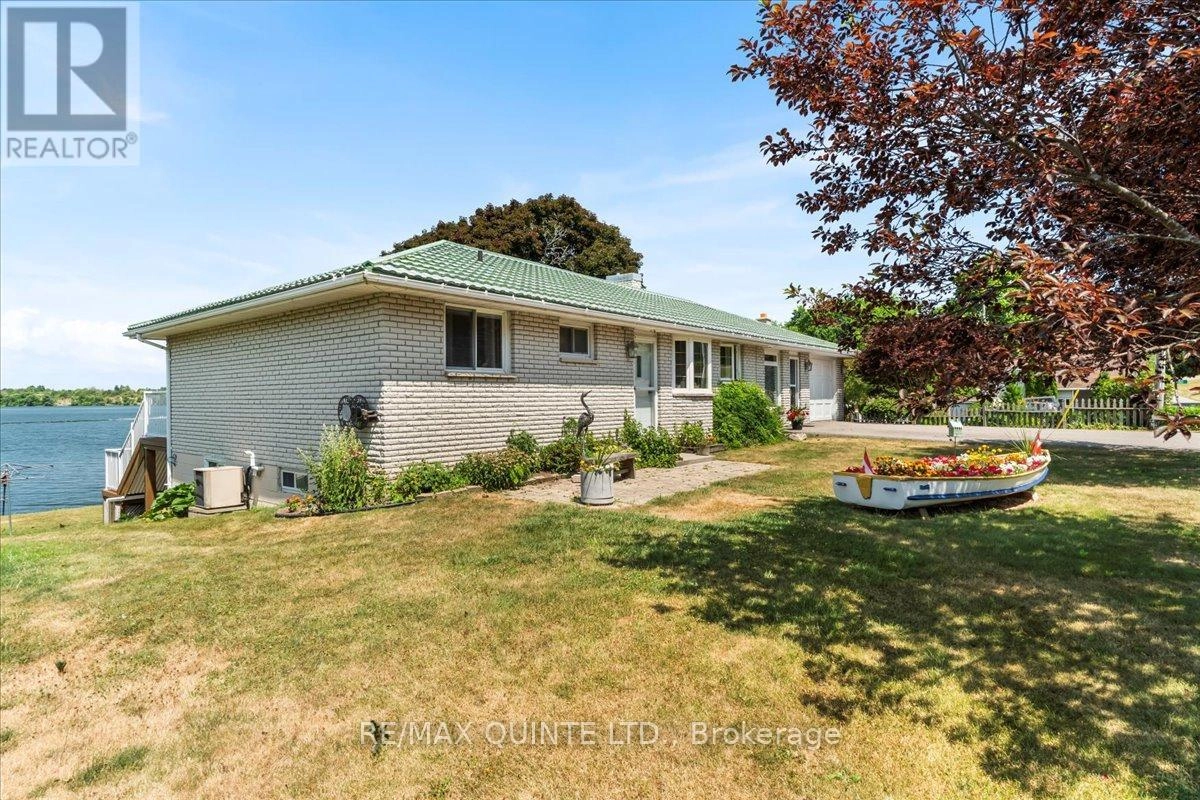 54 Cedar Lane, Prince Edward County, Ontario  K0K 2T0 - Photo 2 - X12299728