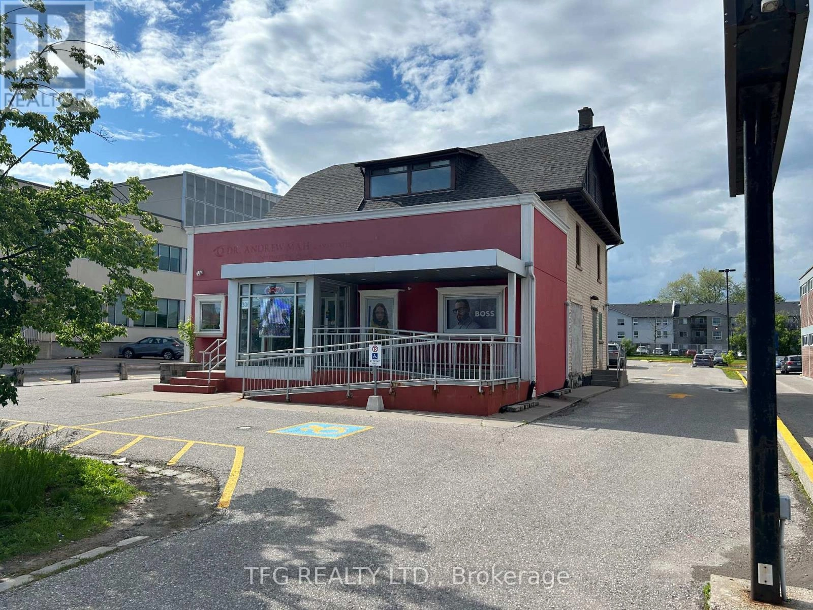 Upper - 306 King Street W, Oshawa, Ontario  L1J 2J9 - Photo 1 - E12364407