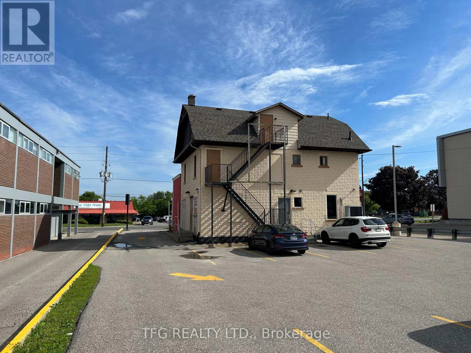 Upper - 306 King Street W, Oshawa, Ontario  L1J 2J9 - Photo 2 - E12364407