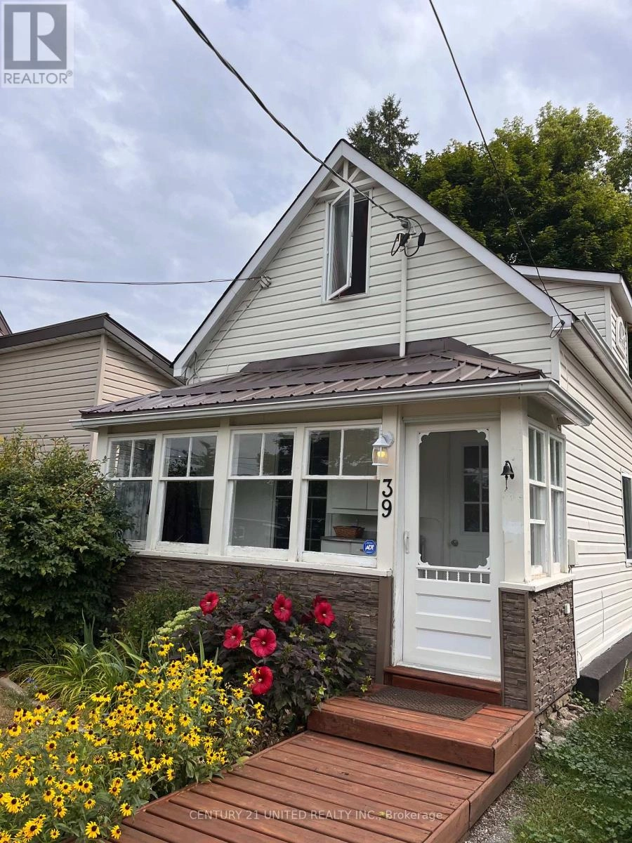 39 Raglan Street S, Trent Hills, Ontario  K0L 1L0 - Photo 1 - X12364457