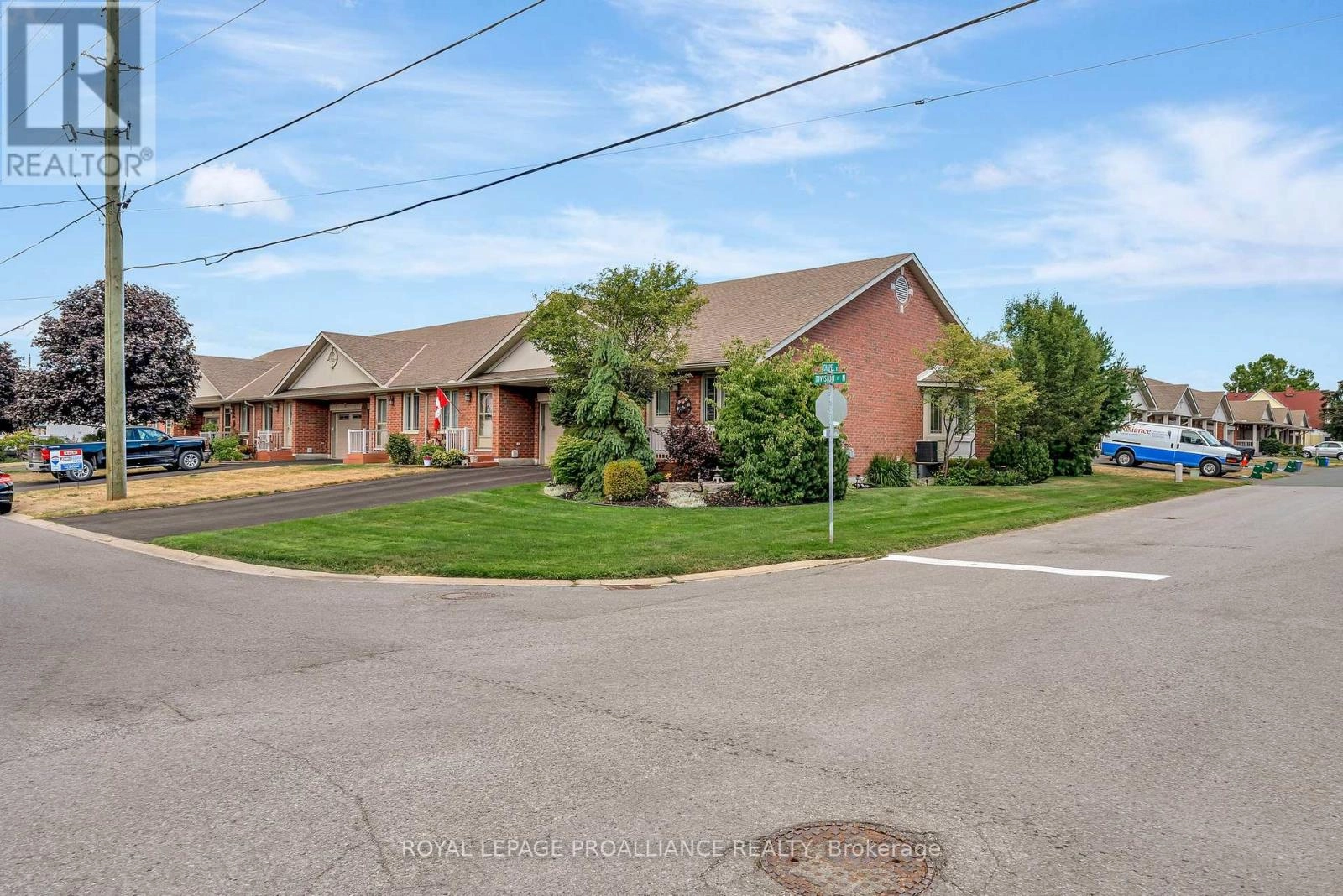 27 Division Street N, Brighton, Ontario  K0K 1H0 - Photo 1 - X12364680