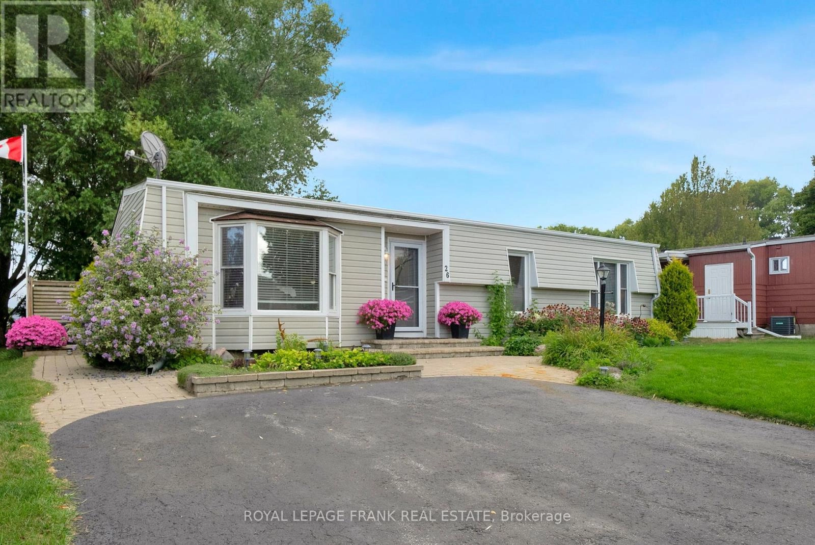 26 Pineridge Crescent, Clarington, Ontario  L1B 1B9 - Photo 1 - E12364741