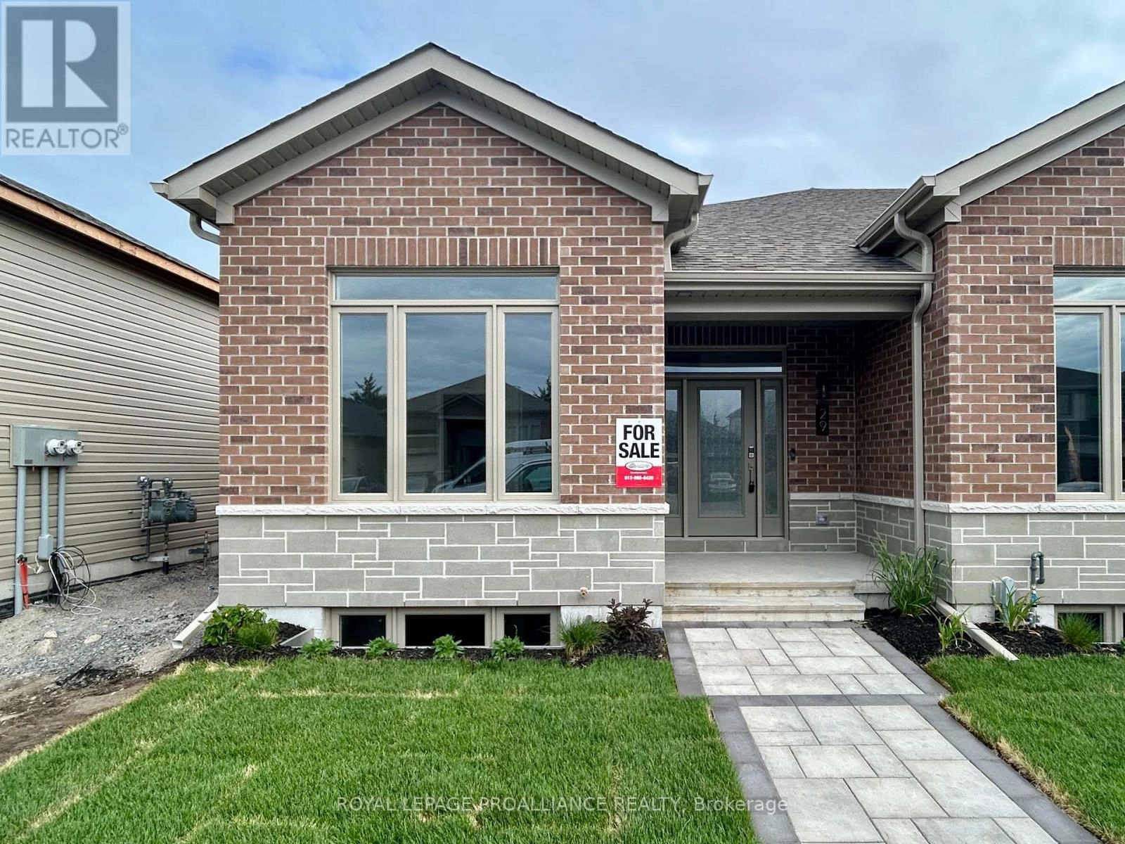 29 Athabaska Drive, Belleville, Ontario  K8N 0T1 - Photo 1 - X12364881