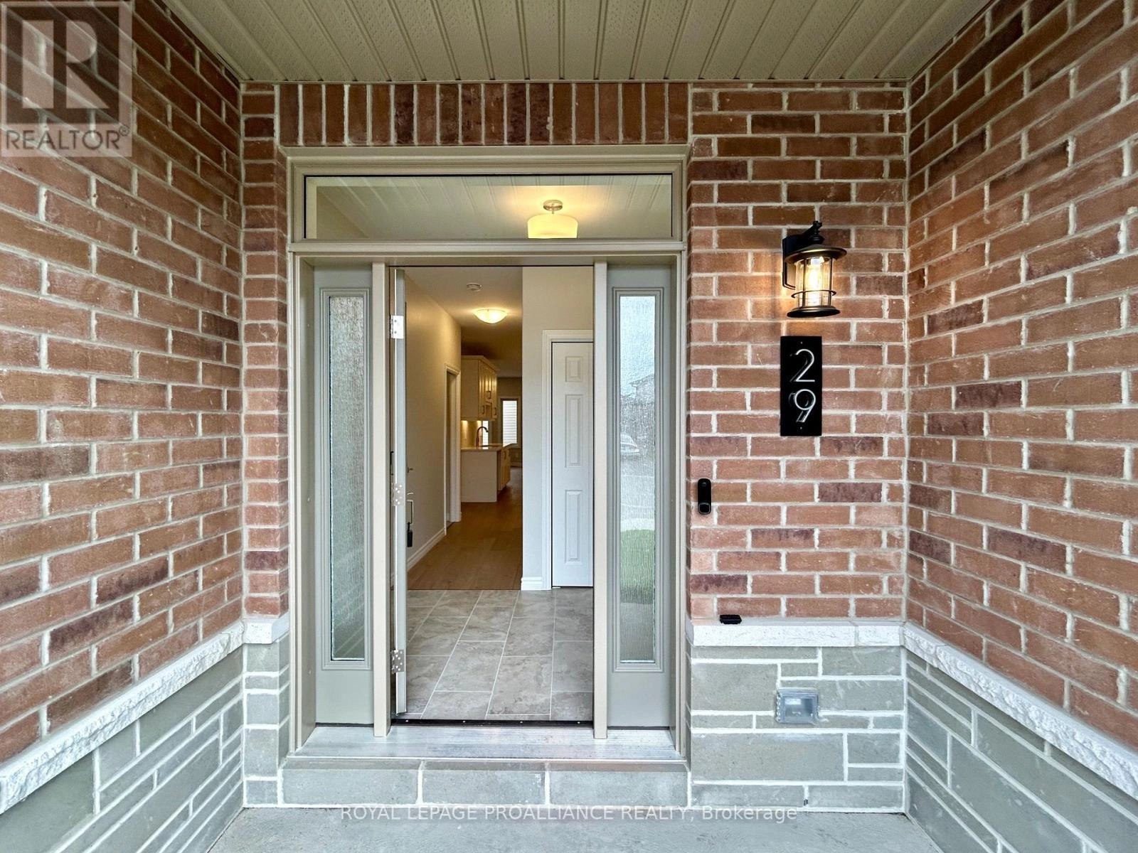 29 Athabaska Drive, Belleville, Ontario  K8N 0T1 - Photo 2 - X12364881