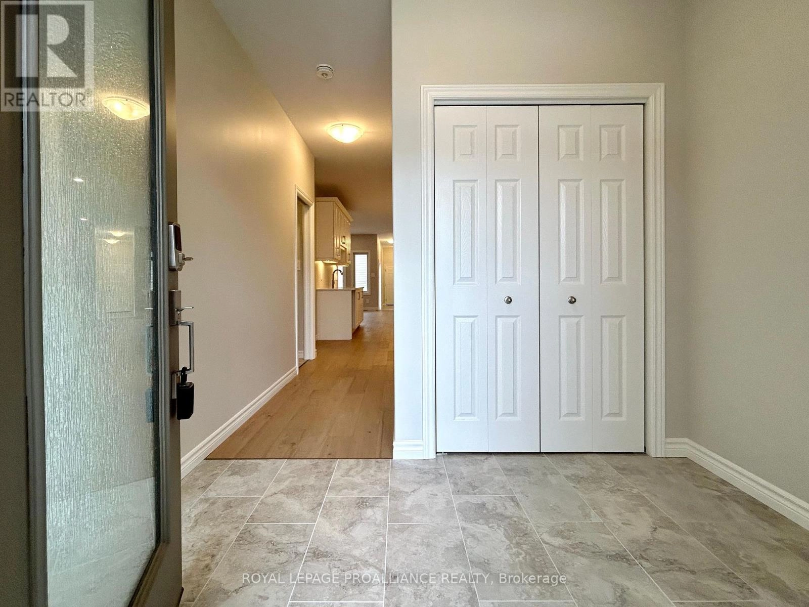 29 Athabaska Drive, Belleville, Ontario  K8N 0T1 - Photo 3 - X12364881