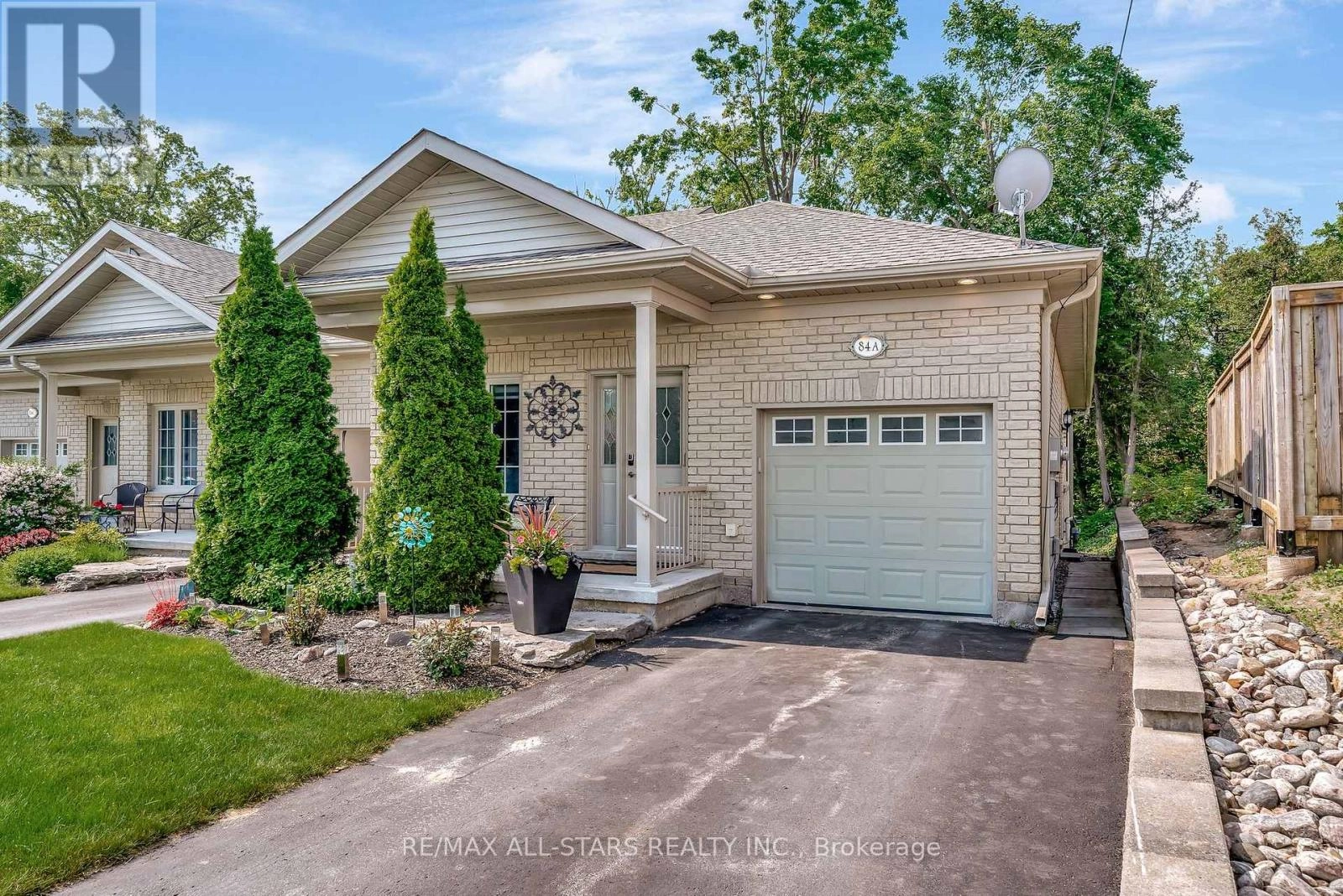 84a Francis Street E, Kawartha Lakes, Ontario  K0M 1N0 - Photo 1 - X12218845