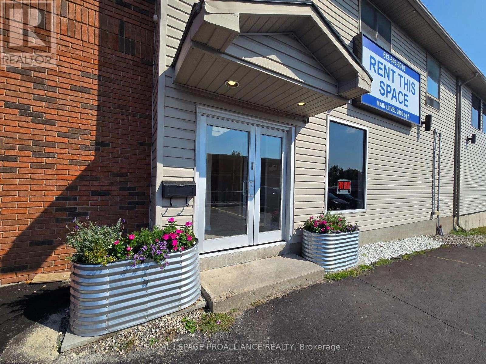 3 - 287 Dundas Street E, Quinte West, Ontario  K8V 1M1 - Photo 2 - X12367170