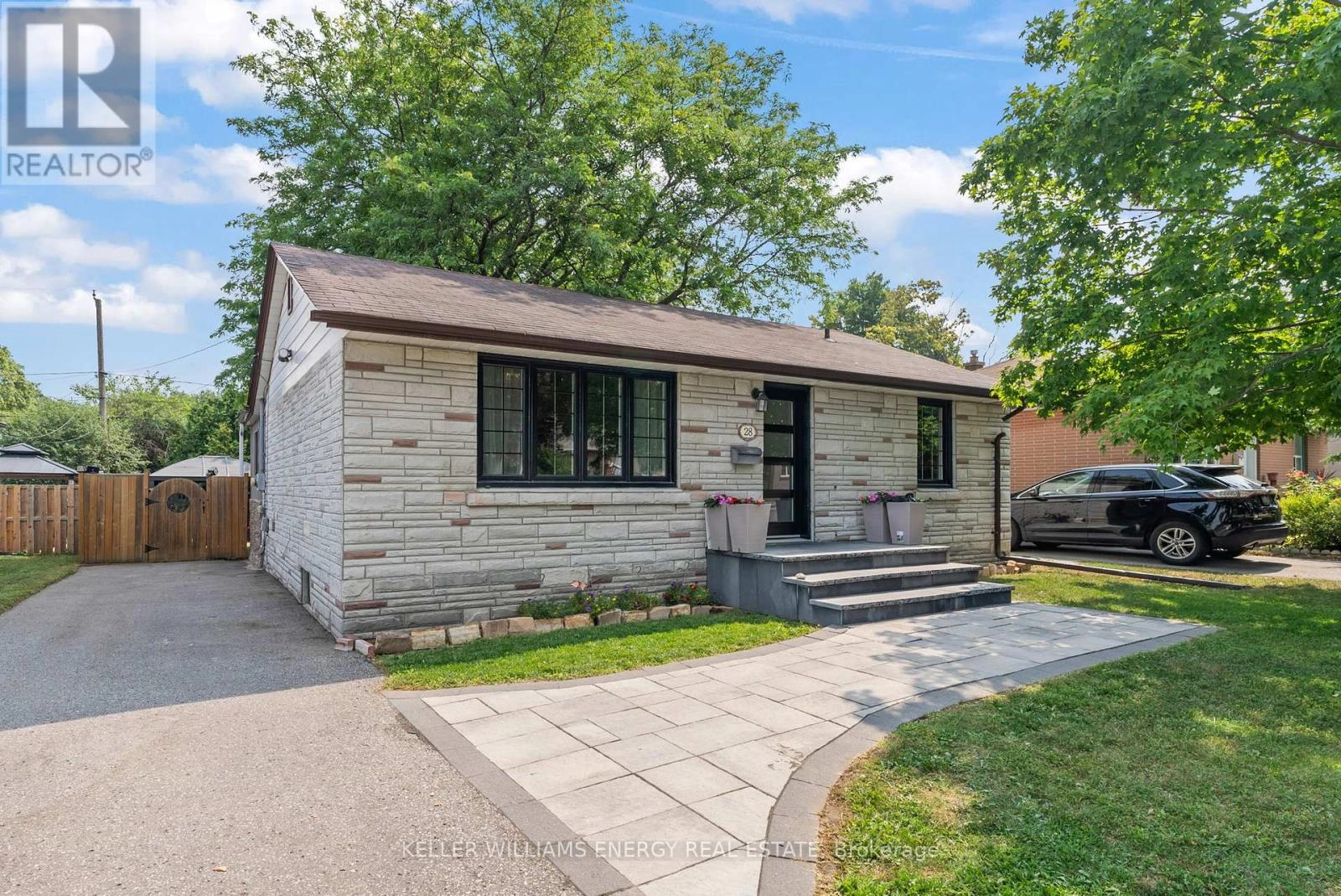 28 Admiral Road, Ajax, Ontario  L1S 2N9 - Photo 2 - E12367224