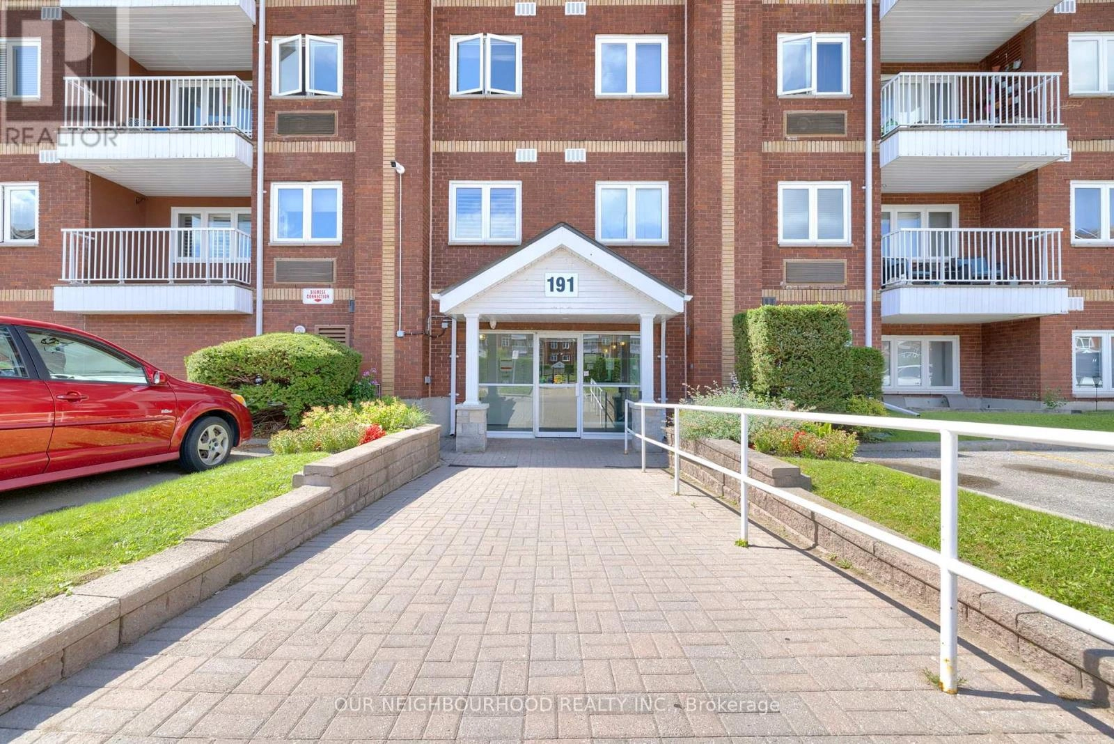 210 - 191 Lake Driveway Drive W, Ajax, Ontario  L1S 7H9 - Photo 3 - E12368382