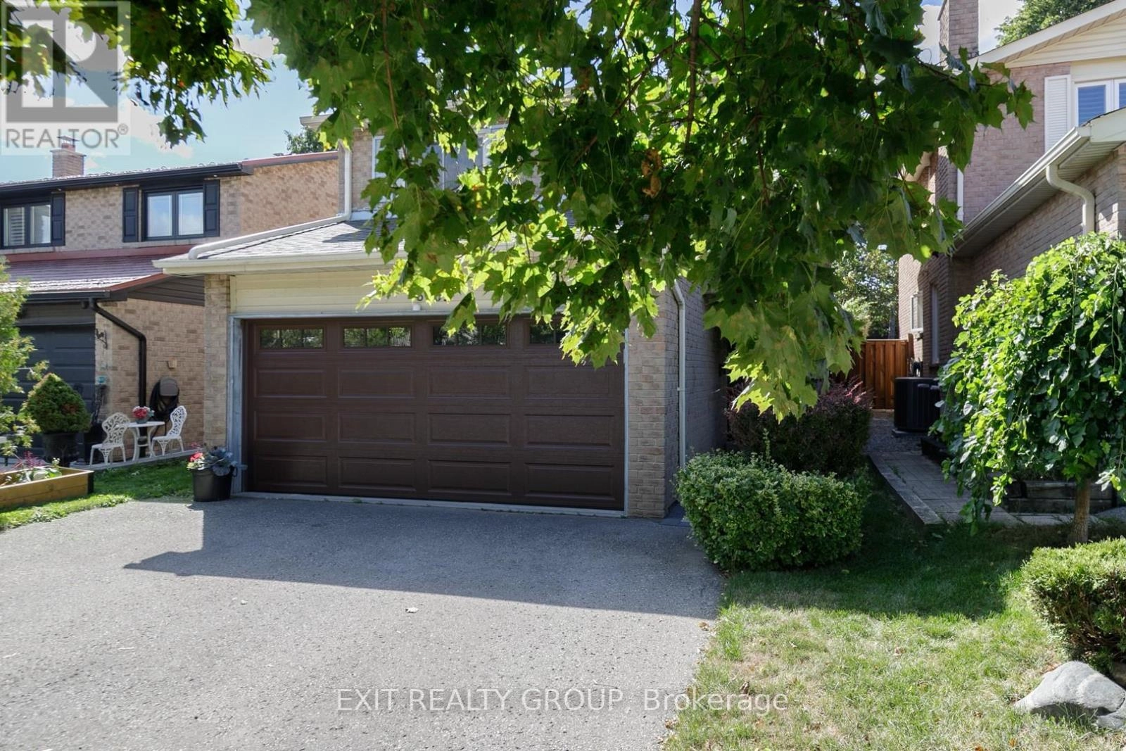 765 Hampton Court, Pickering, Ontario  L1W 3M3 - Photo 2 - E12368774