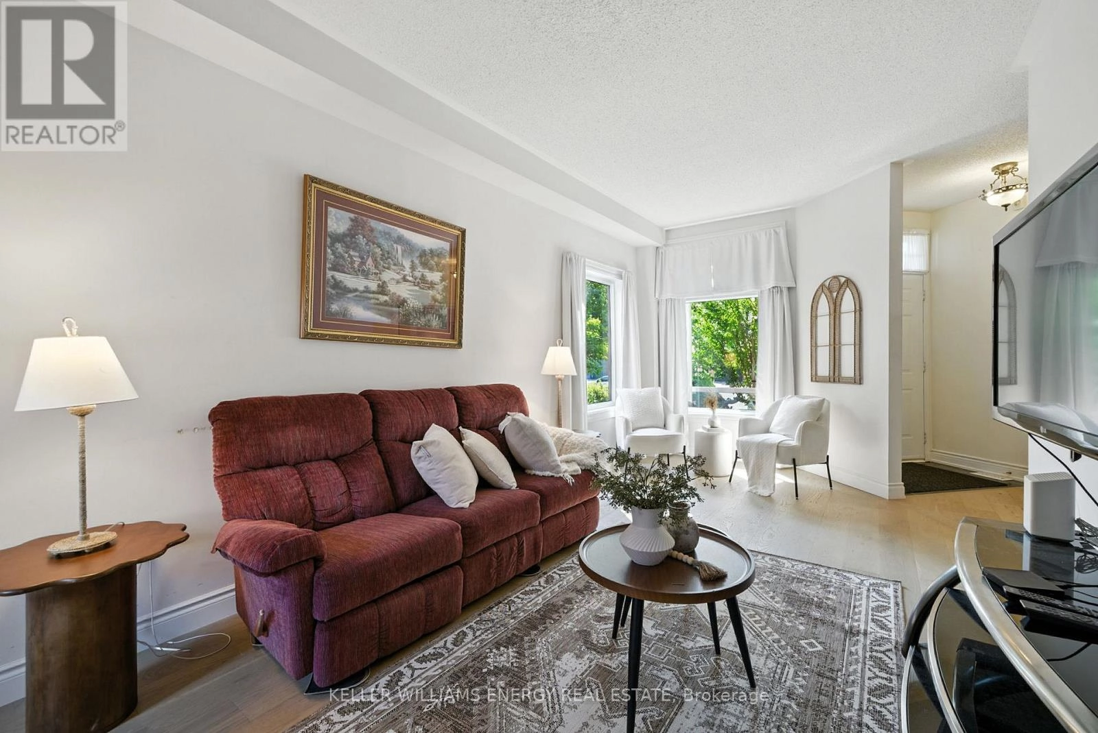 14 Bach Avenue, Whitby, Ontario  L1R 2M1 - Photo 3 - E12369247