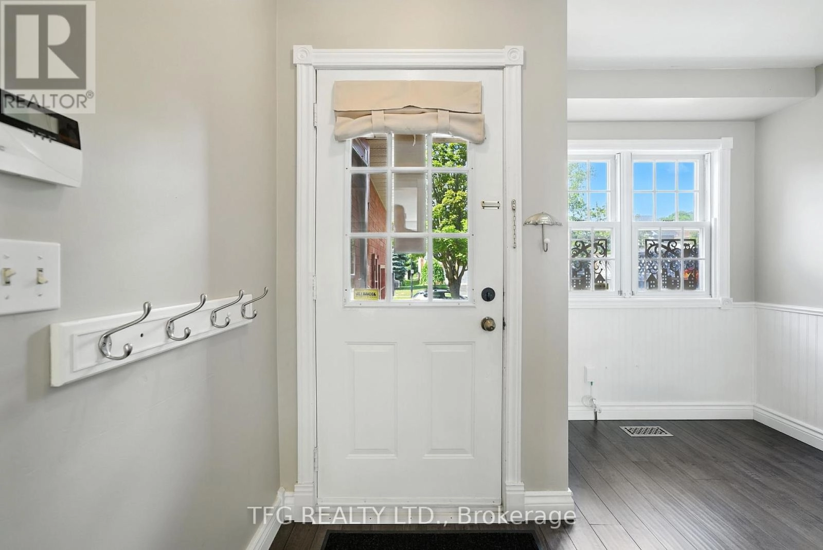 165 Sutherland Crescent, Cobourg, Ontario  K9A 5L6 - Photo 3 - X12369377
