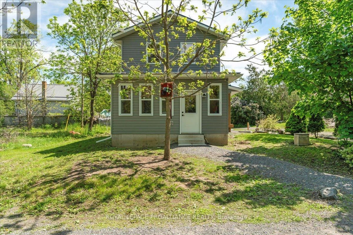 31 Ashe Crescent, Belleville, Ontario  K8N 4Z4 - Photo 2 - X12369481