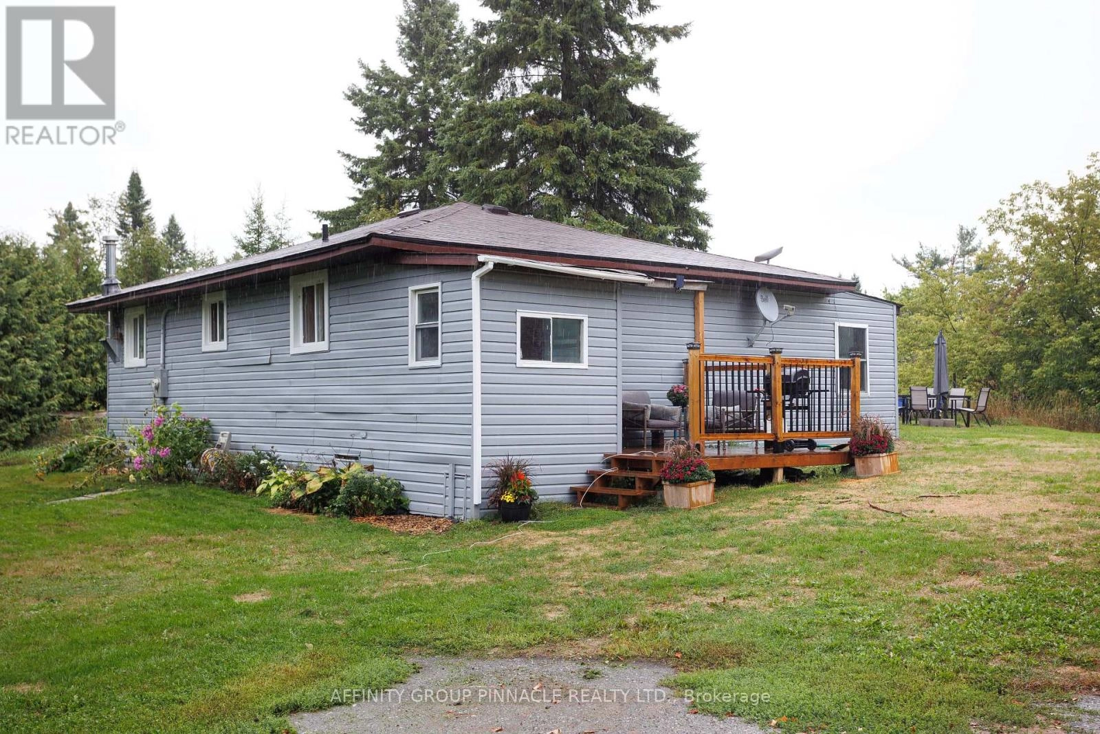 828 Northline Road, Kawartha Lakes, Ontario  K0M 1N0 - Photo 2 - X12370217