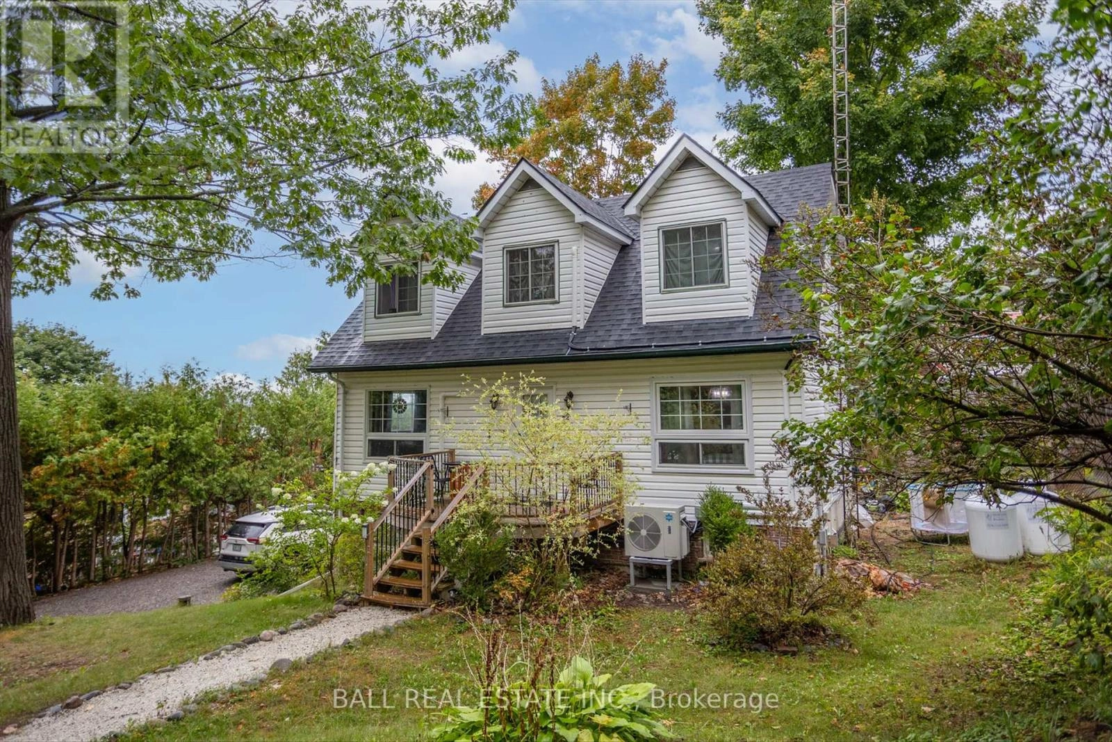 32 Cherryhill Street, Kawartha Lakes, Ontario  K0M 1L0 - Photo 3 - X12370999