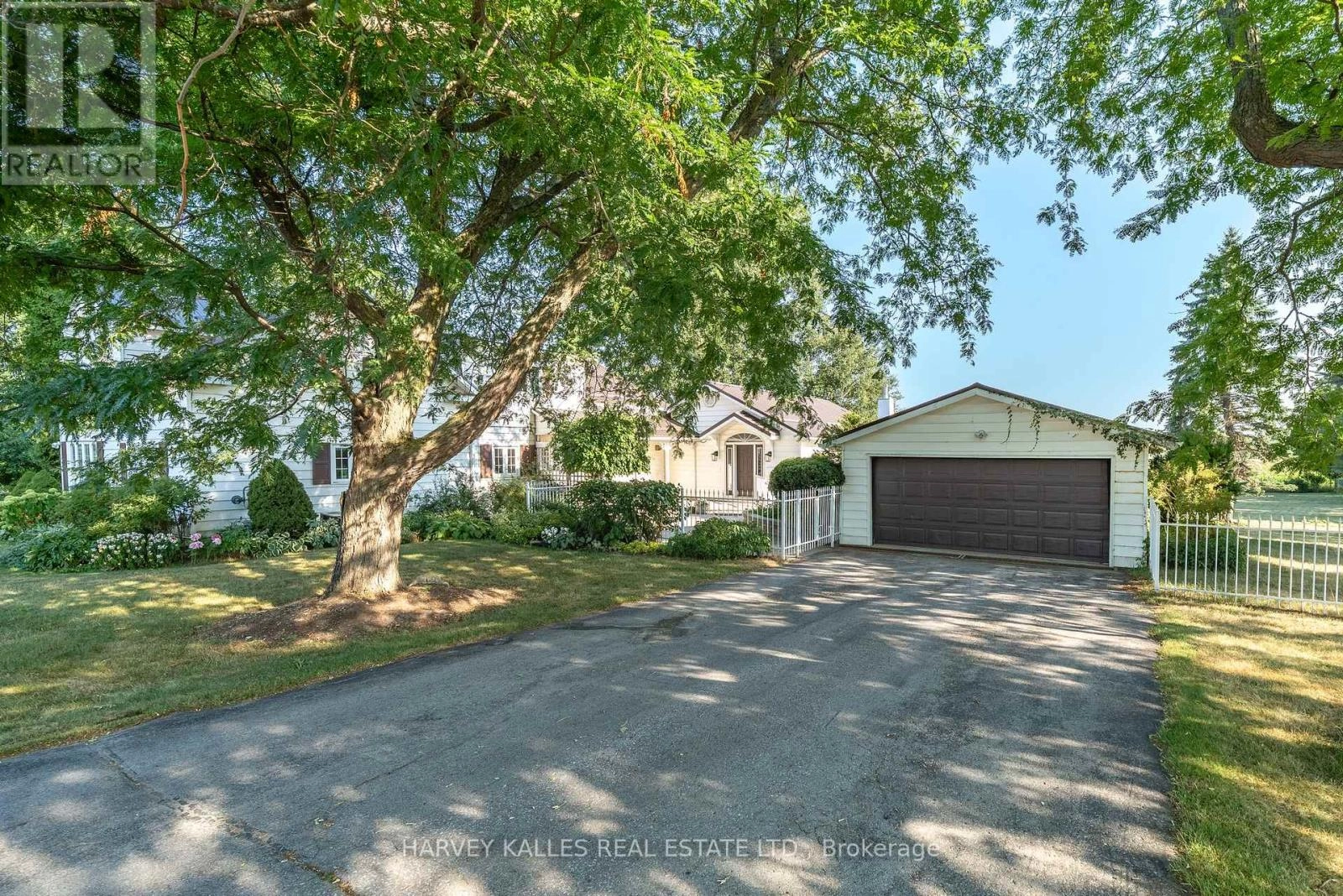 13667 Loyalist Parkway, Prince Edward County, Ontario  K0K 2T0 - Photo 2 - X12369439