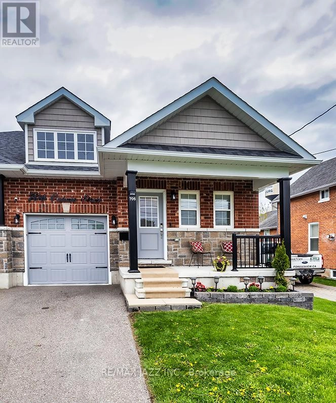 706 Ontario Street, Cobourg, Ontario  K9A 3C5 - Photo 1 - X12267203