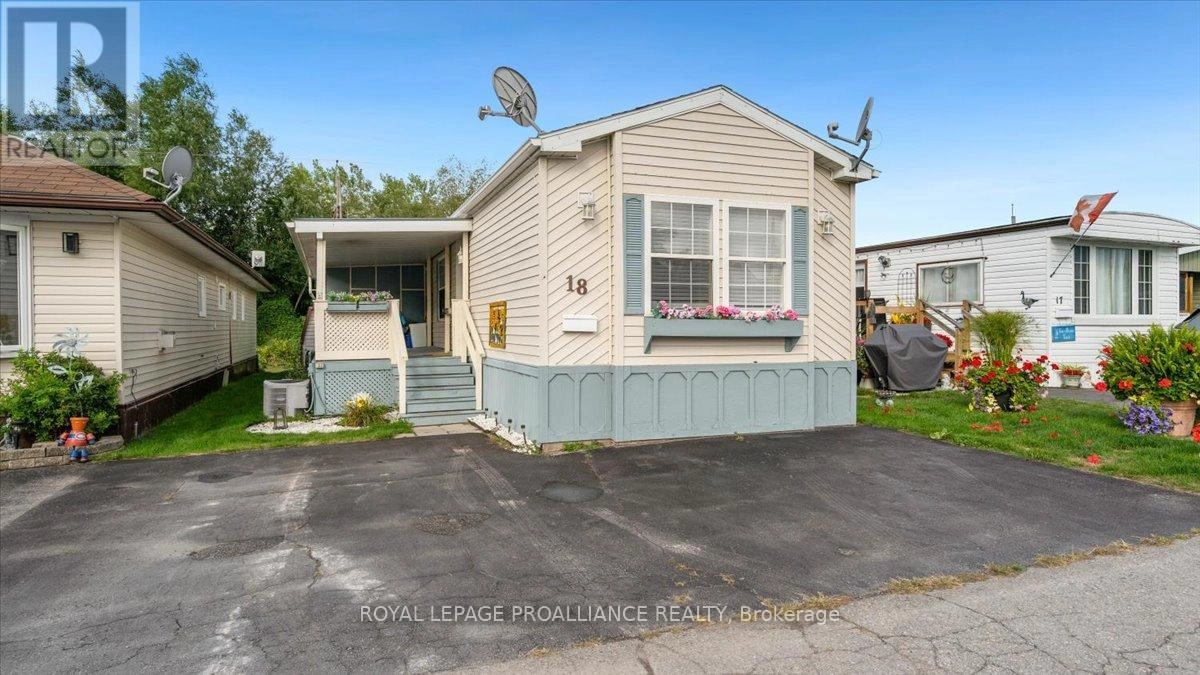 18 - 311 Dundas Street, Quinte West, Ontario  K8V 1M1 - Photo 1 - X12371658