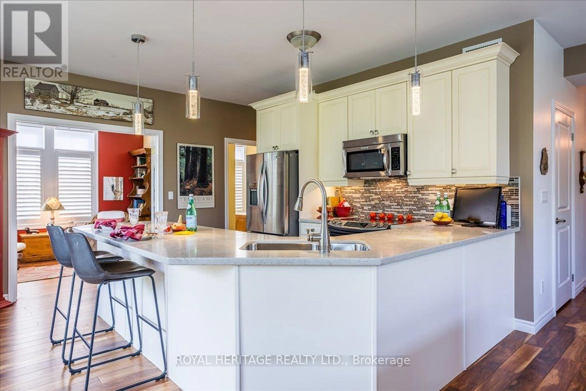 111 - 29 Lakewood Crescent, Kawartha Lakes, Ontario  K0M 1A0 - Photo 3 - X12200114
