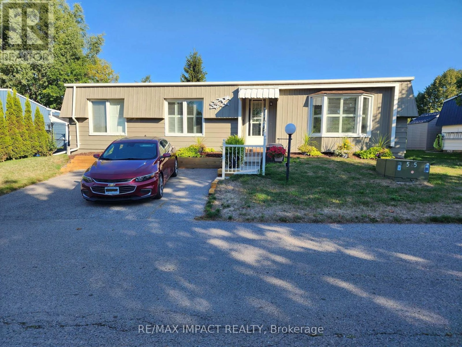 4 Champlain Court, Clarington, Ontario  L1B 1A5 - Photo 1 - E12372610