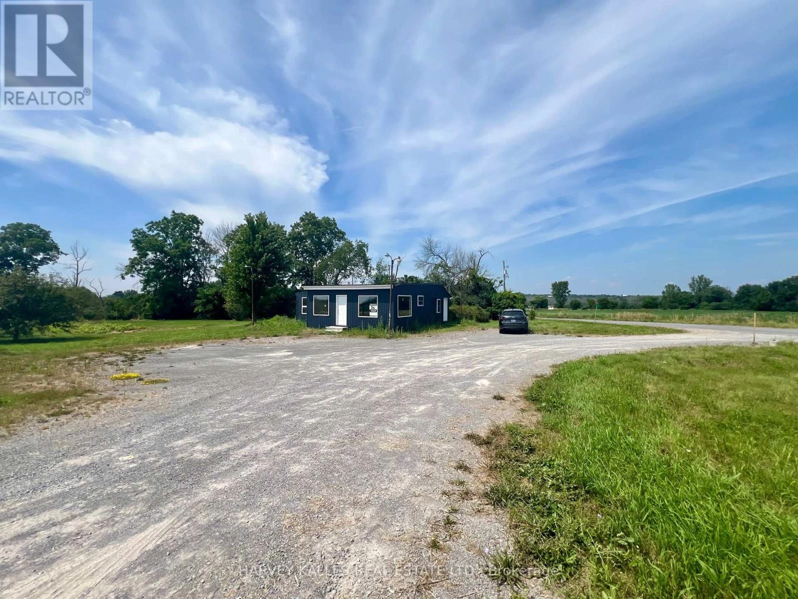 11 Melville Road, Prince Edward County, Ontario  K0K 1T0 - Photo 2 - X12373016